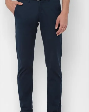 Pantaloni cu croiala dreapta,