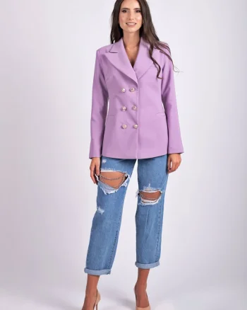 Sacou lila cambrat accesorizat cu doua randuri de nasturi