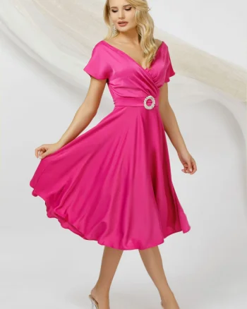Rochie de ocazie fucsia cu croiala in clos confectionata din material vaporoas
