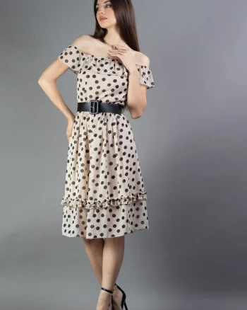 Rochie eleganta din voal usor plisat bej cu buline negre