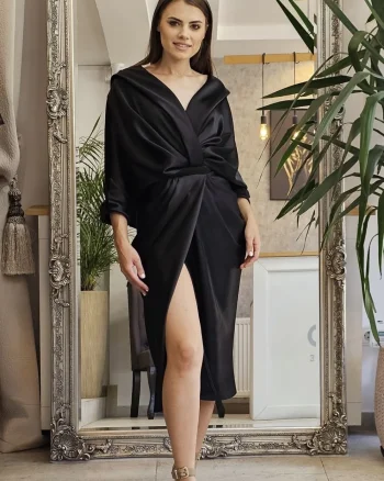 Rochie eleganta din tafta neagra cu aspect petrecut si maneca