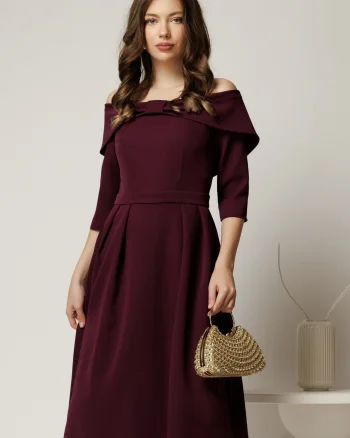 Rochie Irene midi magenta in clos cu umerii goi si funda la bust