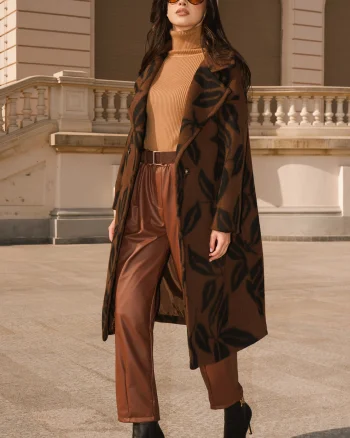 Palton din fleece maro cu imprimeuri negre