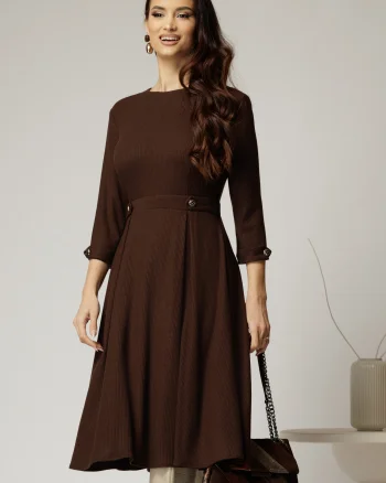 Rochie DY Fashion midi maro din tricot cu nasturi decorativi pe talie