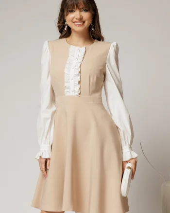 Rochie DY Fashion scurta bej cu maneci lungi din poplin si volanase