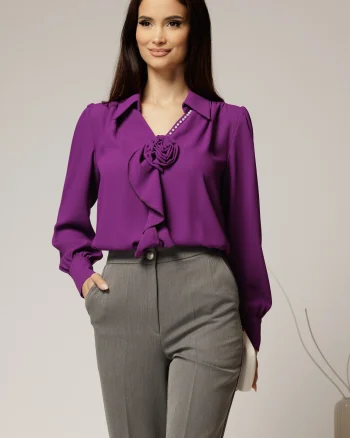 Bluza mov eleganta din voal cu decolteu V perlute si detaliu floral