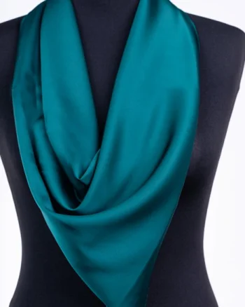 Esarfa verde gucci, patrata, din vascoza si matase