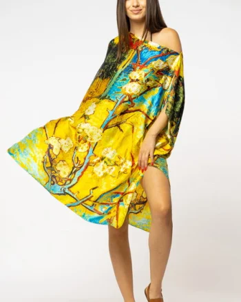 Rochie de plaja tip poncho din matase cu imprimeu inspirat din pictura moderna cu galben si albastru