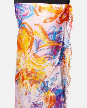 Esarfa cashmere cu fir din lurex, flori stilizate pe fond roz deschis