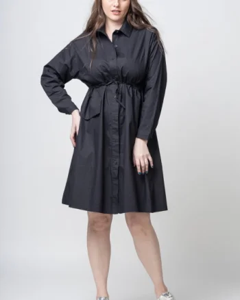 Rochie camasa din poplin satinat, cu siret in talie, neagra