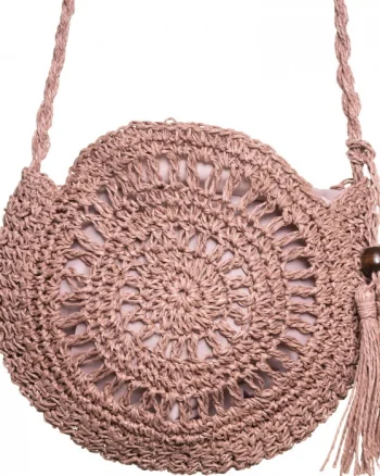 Geanta mica impletita crossbody, circulara cu ciucure decorativ, roz prafuit