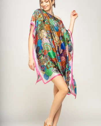 Rochie de plaja tip poncho din matase imprimat cu mandale multicolore cu roz si alb pe margine