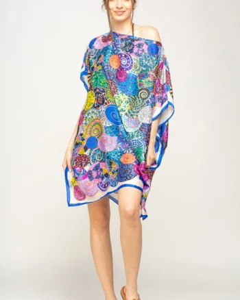 Rochie de plaja tip poncho din matase imprimat cu mandale multicolore cu albastru si alb pe margine