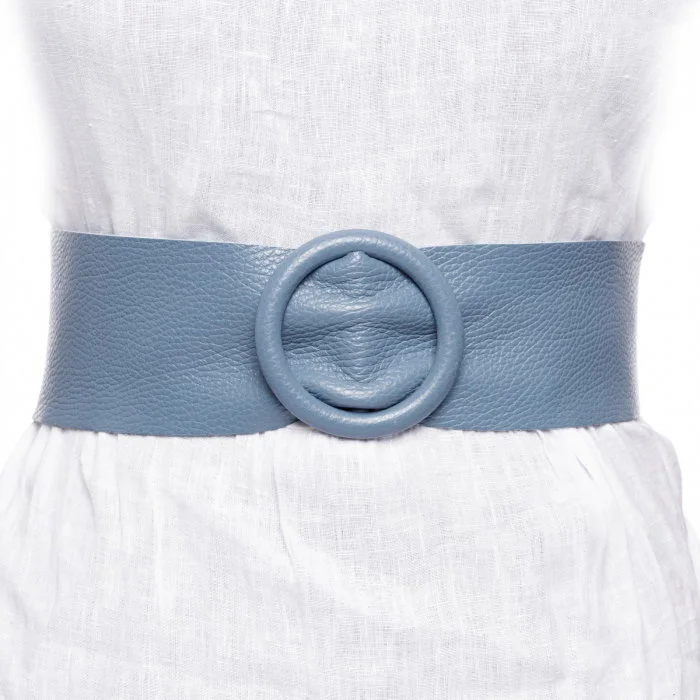 Curea albastru jeans din piele naturala cu latime de 7 cm, catarama rotunda imbracata in piele