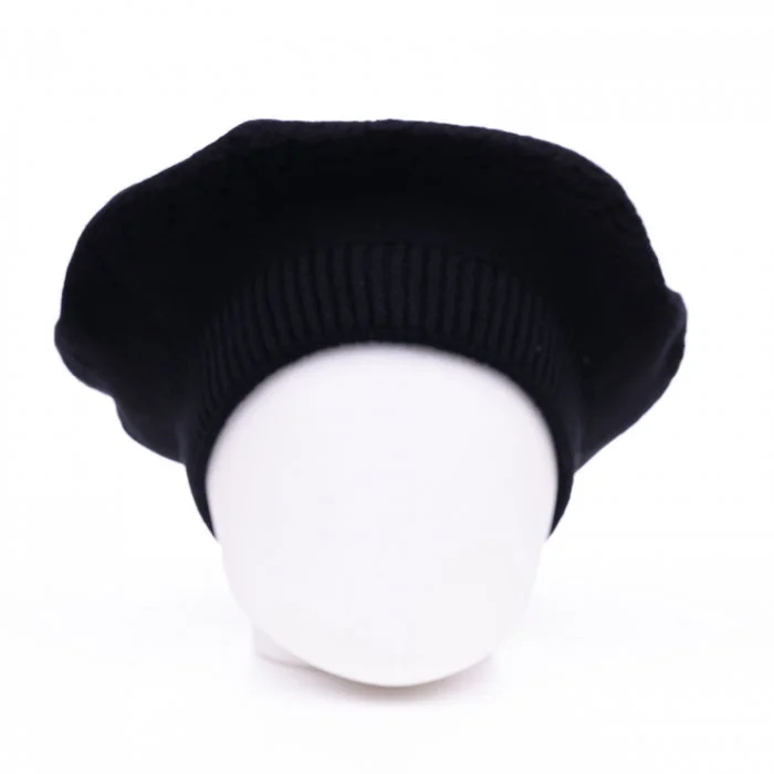 Bereta neagra cu model tricotaj cu braduti, din lana