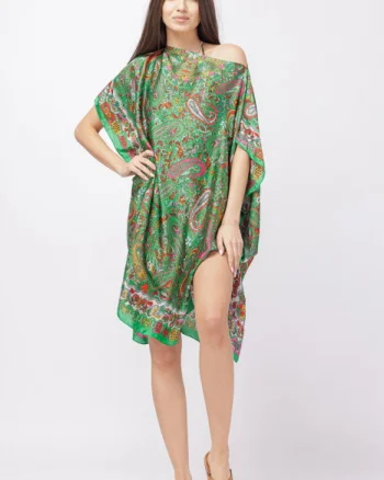 Rochie de plaja tip poncho din matase cu imprimeu paisley pe fond verde
