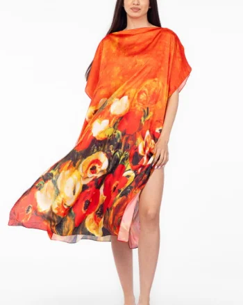 Rochie de plaja lunga tip poncho din matase cu imprimeu floral pe fond portocaliu