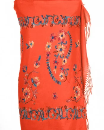 Esarfa cashmere cu model floral brodat pe fond corai