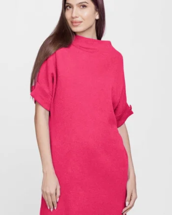 Rochie scurta tricotata, cu maneca scurta si nasture, din vascoza, fucsia