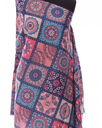Esarfa casmir dreptunghiulara cu patrate modele marocane in nuante de albastru-fucsia