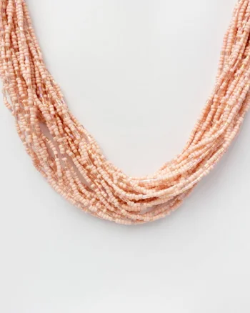 Colier cu multe siruri rasucite din margelute mici roz deschis, pastel