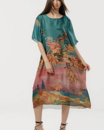 Rochie turcoaz eleganta satinata A-line cu croiala lejera si imprimeu floral in tonuri de roz-oranj