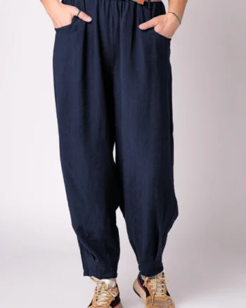 Pantaloni bleumarin, masura mare, cu curea, din vascoza