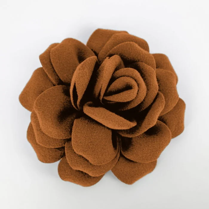 Brosa floare caramizie cu diametru de 20 cm din stofa, cu clips si ac