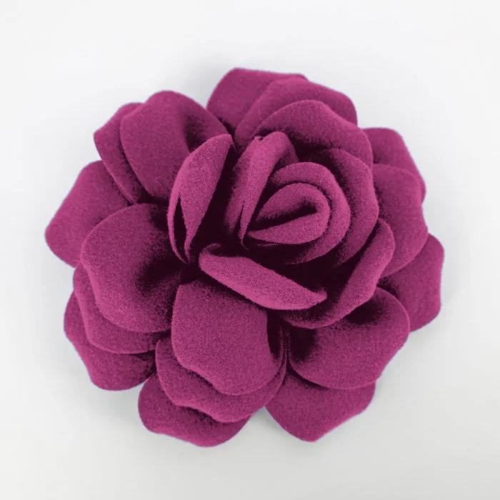 Brosa floare magenta cu diametru de 20 cm din stofa, cu clips si ac