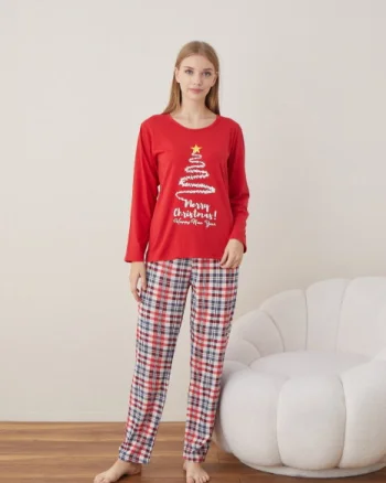 Pijama de Craciun din bumbac, doua piese cu bradul lui Mos Craciun pe rosu