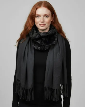Esarfa cu blanita ecologica pe centru si franjuri decorative, neagra