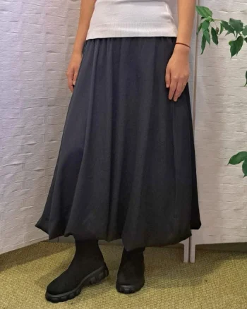 Fusta neagra midi, gogosar, material tip rips ,   model elegant si versatil