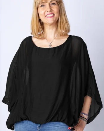Bluza neagra din matase si vascoza cu maneca fluture