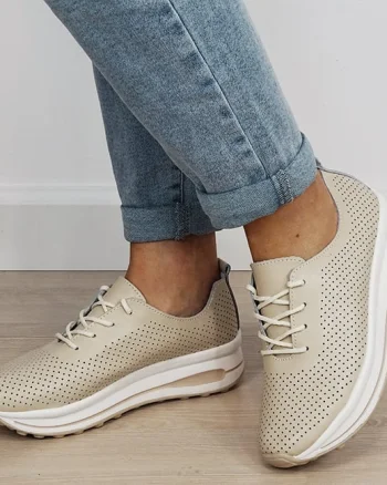 Sneakersi bej perforati din piele naturala 5122 M2