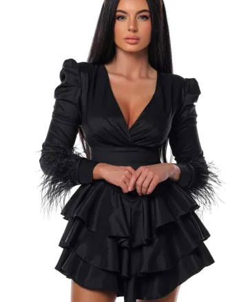 Rochie cu pene la maneci si volane
