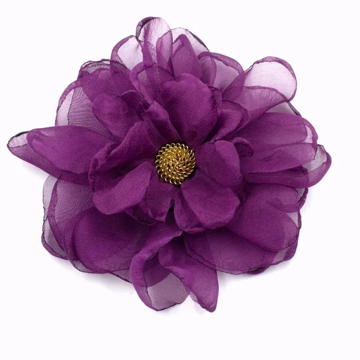 Brosa floare mov cu diametru de 10 cm din voal matasos, cu clips pentru par