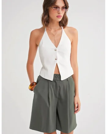 Pantaloni scurti dama,  talie inalta, buzunare cu nasturi, verde kaki, textil