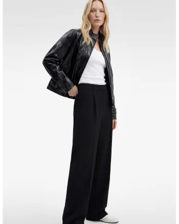 Pantaloni cu croiala dreapta si detalii cu pensa, Negru