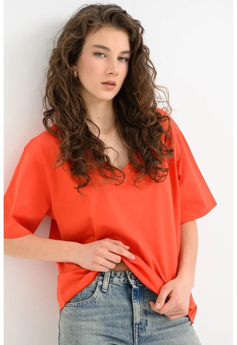 Tricou supradimensionat de bumbac organic cu decolteu in V Signature, Coral