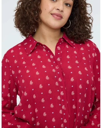 Camasa cu model, Rosu