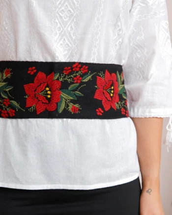 Brau traditional negru cu motiv floral rosu Domnica