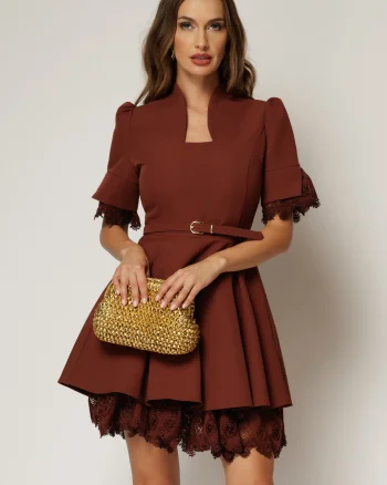Rochie DY Fashion scurta caramizie clos cu dantela la maneci si fusta