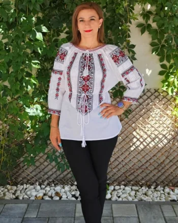 Ie Traditionala Laura 9