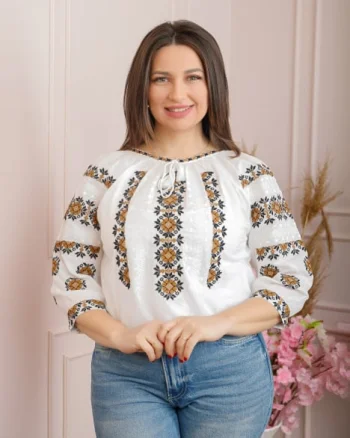 Ie traditionala alba cu motiv floral maro Ivona
