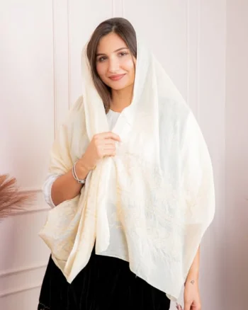 Marama traditionala crem cu broderie geometrica aurie Ramona 04