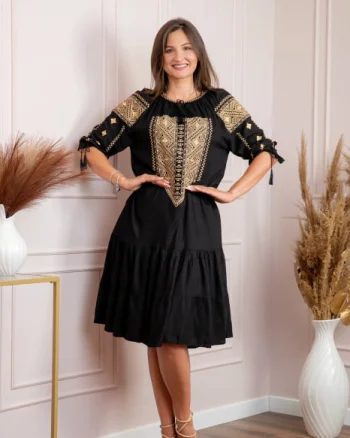 Rochie neagra cu motiv geometric auriu Ivona 01