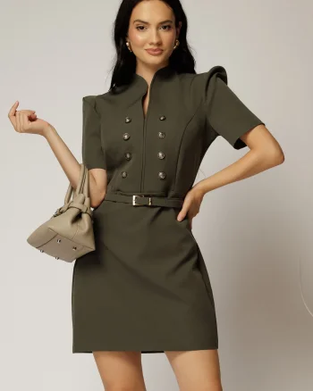 Rochie DY Fashion scurta kaki cu nasturi decorativi pe bust si maneca scurta