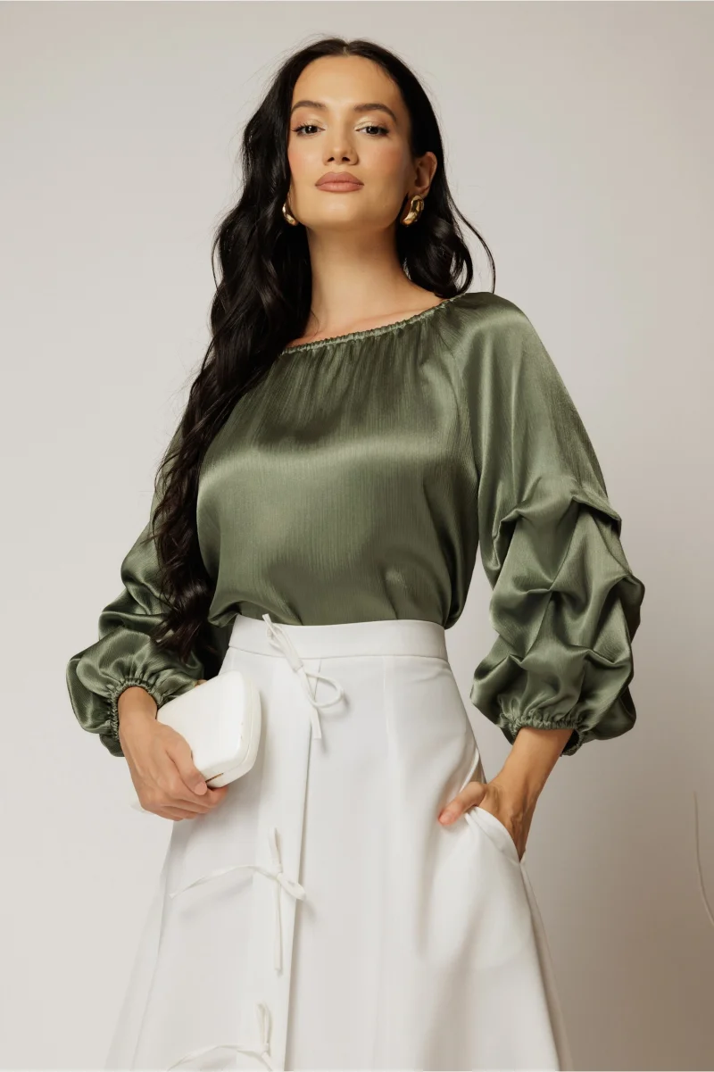 Bluza kaki din satin cu maneci bufante si decolteu rotund