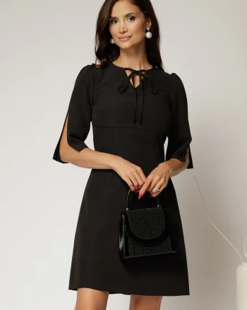 Rochie scurta neagra cu snur la decolteu