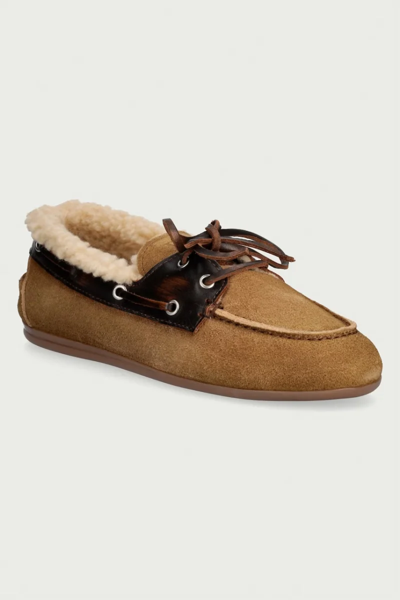 Posa  mocasini pentru femei din piele întoarsă Boat Loafer